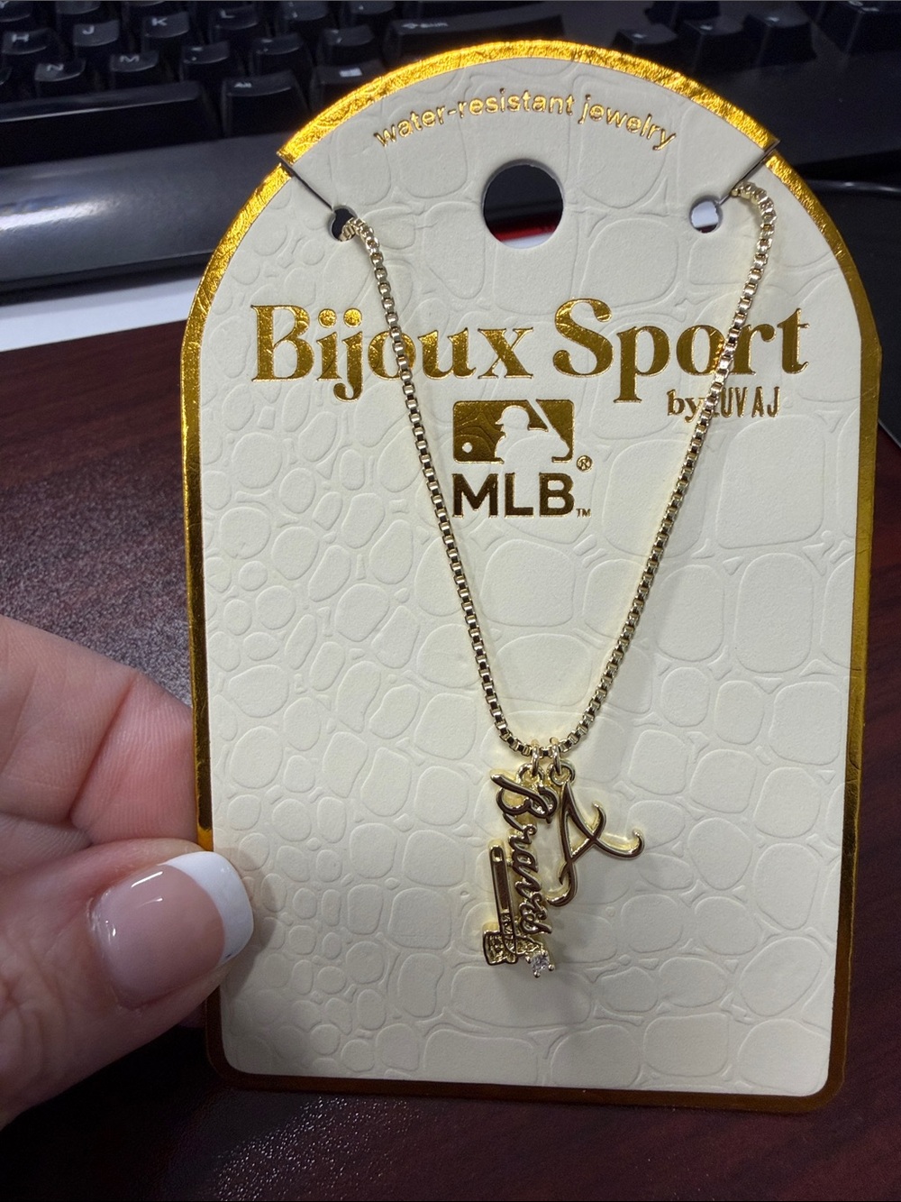 THE MLB LAYERED NAMEPLATE NECKLACE - ATLANTA BRAVES - Bijoux Sport by LUVAJ
